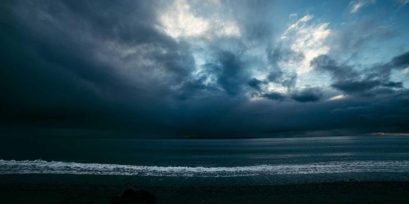 办公室日常保洁与深度消杀方案：PP洗衣如何助力企业打造健康高效的工作环境