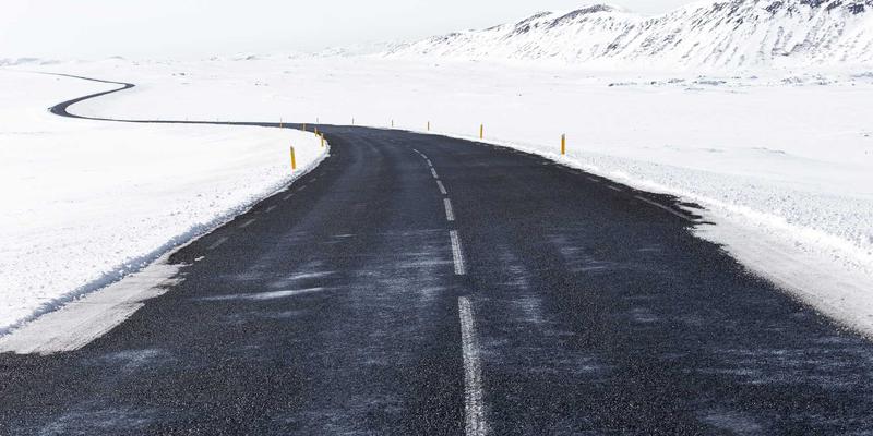 窗帘清洗全攻略：不同材质清洁周期、方法与PP洗衣专业上门服务流程